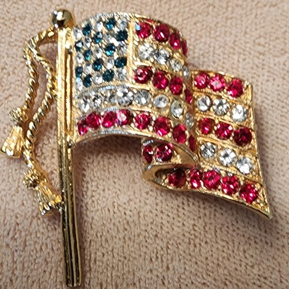 Vintage Gold Color Fashion Flag Pin with Red White and Blue Rhinestones